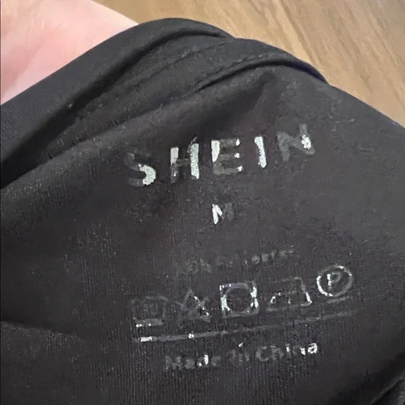 #072**Black Graphic Tee with Mona Lisa Print - Picture 6 of 6